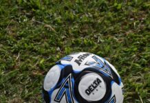 Corinthians men hold strong while Flames women dominate