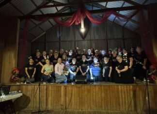 Bush carols by candlelight